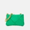 Even&Odd Clutch - Green -FOREVER 21 05d53364089049b98f0fe48edaa0a1fa