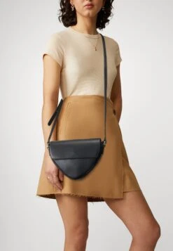 Even&Odd Across Body Bag - Black