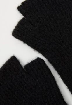 Even&Odd Fingerless Gloves - Black -FOREVER 21 10e19135521340259307de4a92754e8a
