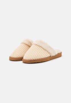 Even&Odd Slippers - Off-White -FOREVER 21 143e60c8d233462fa36cc10aaf027b6b