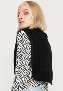 Even&Odd Cape - Black -FOREVER 21 17090c0bb5084c96890221000815ab11