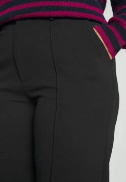 Trousers - Black 11 Trousers - Black -FOREVER 21 17e0c292bf624fd192ac8b85b7ef3b76