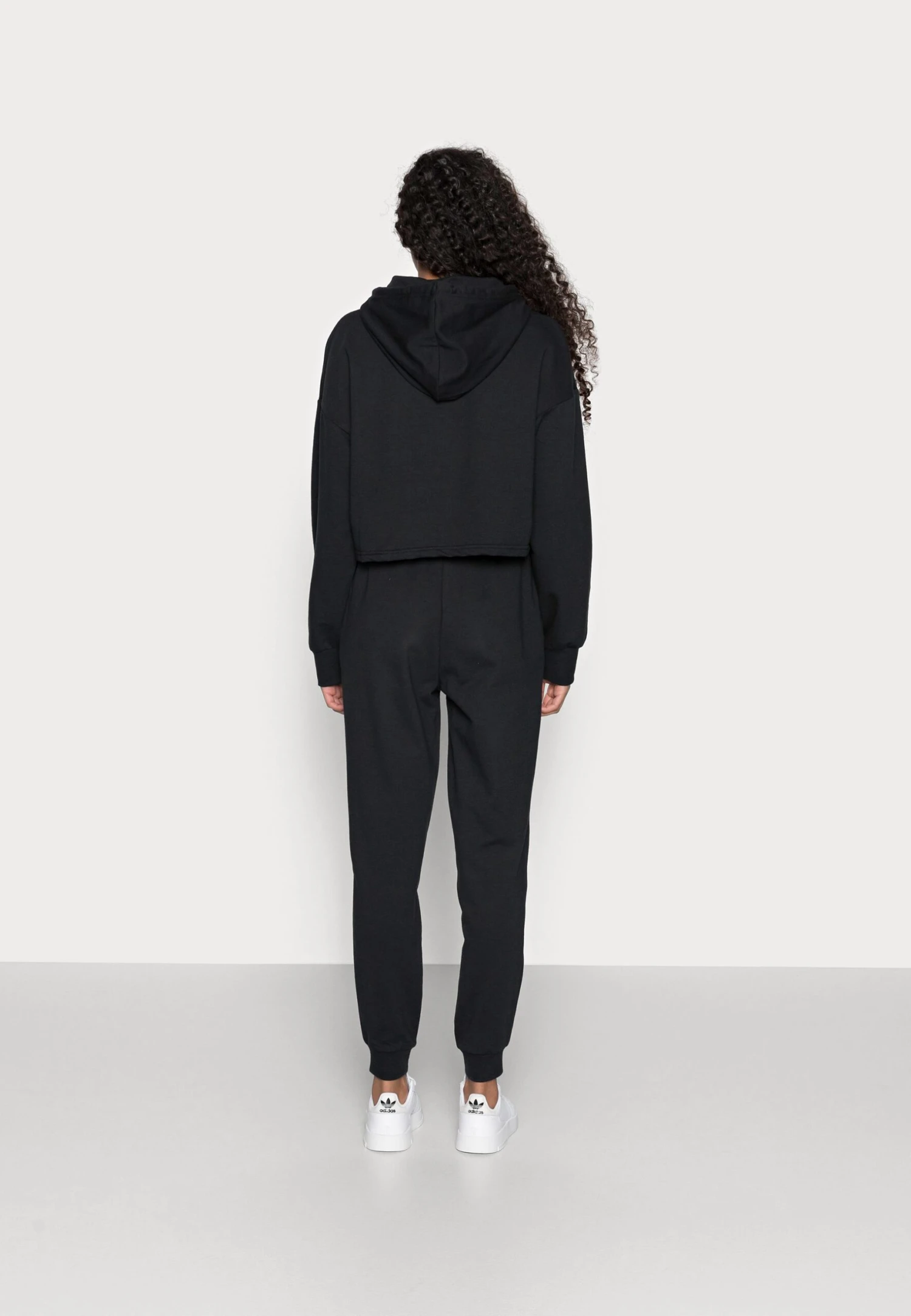 Set - Tracksuit - Black 5 Set - Tracksuit - Black - Image 3