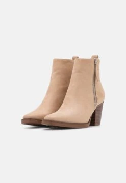 Even&Odd Cowboy/Biker Ankle Boot - Beige -FOREVER 21 1a386bb3d1ee4dfb996d8f9b5a4171a0
