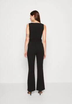 Even&Odd Going Out Low V Neck Flared Leg Belted - Jumpsuit - Black -FOREVER 21 2b1e36f2e0284a418aebbdf0e49450eb