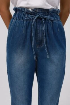 Mom Jeans - Mid Blue Wash -FOREVER 21 2ec9bf326d31465589958644f8af4623