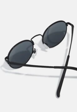 Even&Odd Sunglasses -Black 8 Even&Odd Sunglasses -Black -FOREVER 21 3806b2b6b1244af3b7cf536432587d11