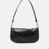 Even&Odd Handbag - Black -FOREVER 21 3913da60bcc641a3b58e659cadf5202c