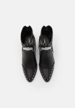 Even&Odd Cowboy/Biker Ankle Boot - Cowboy/Biker Ankle Boot -FOREVER 21 3932df6fcae84a0dbf2a07131319f9e5