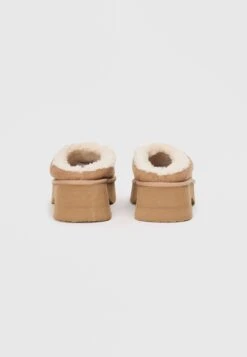 Even&Odd Clogs - Taupe 10 Even&Odd Clogs - Taupe -FOREVER 21 39b8c642e9014a6fa5128a2e9921380b