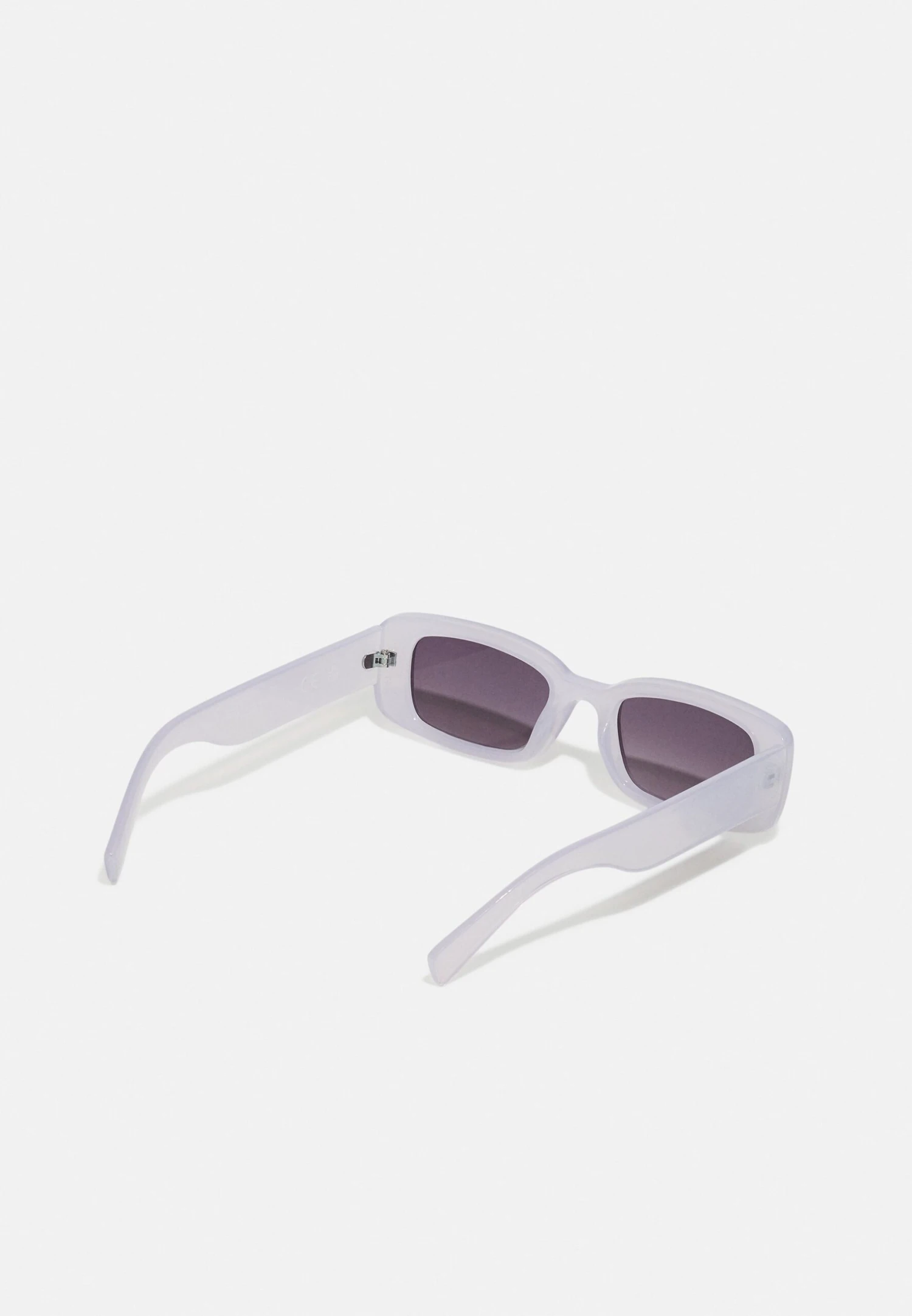 Even&Odd Sunglasses - Purple 4 Even&Odd Sunglasses - Purple - Image 2