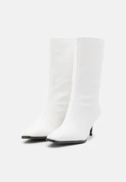 Even&Odd Boots - White -FOREVER 21 4d7bbcc596c1436fa608c429501491f9