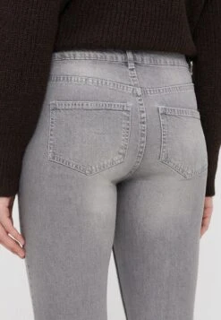 Straight Leg Jeans - Grey Denim -FOREVER 21 510677f631bb4c5ab4255f29dcd5a5c0