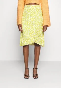 Even&Odd A-Line Skirt - Light Green/White