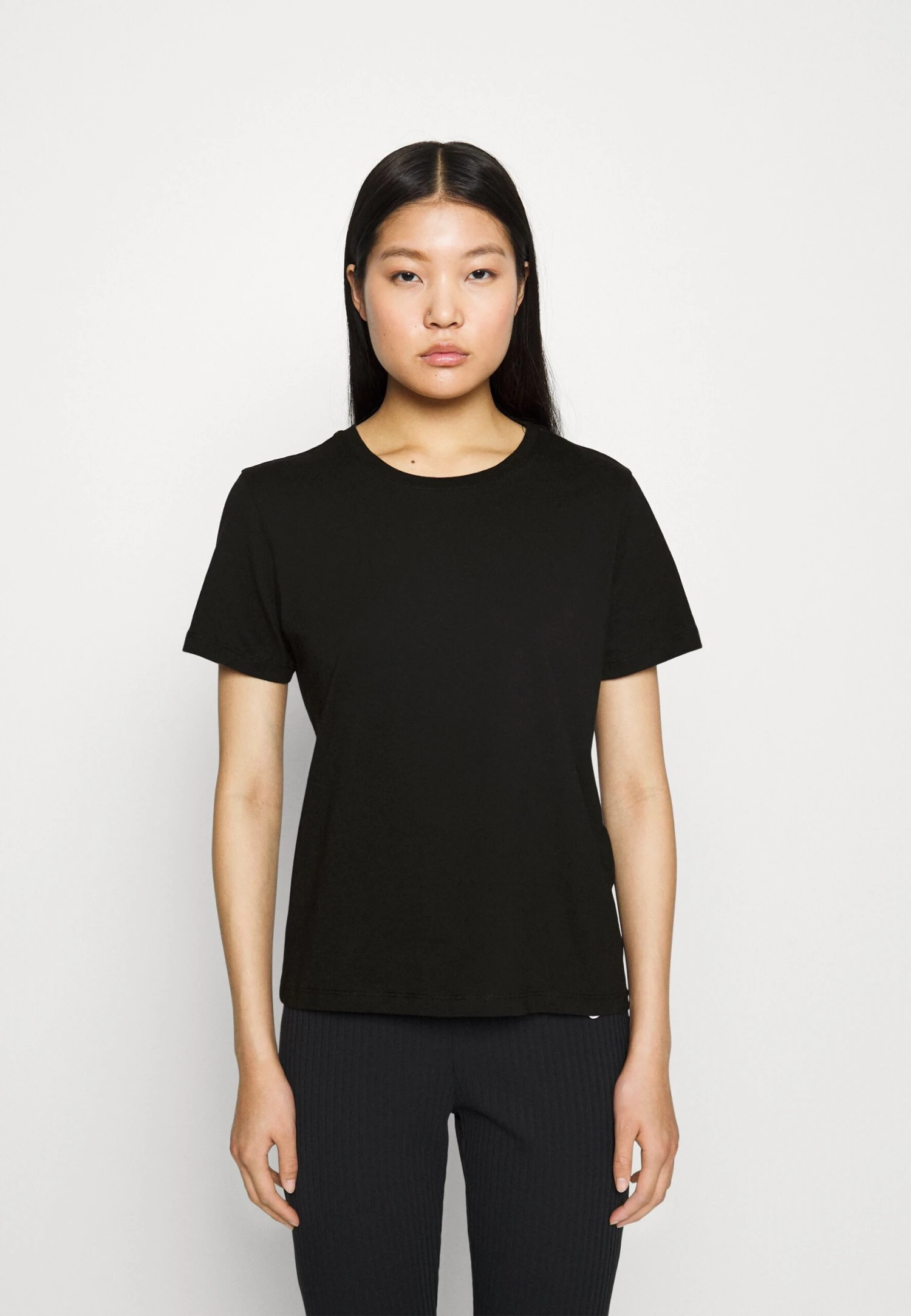 Even&Odd 2 Pack - Basic T-Shirt - Black/White 7 Even&Odd 2 Pack - Basic T-Shirt - Black/White - Image 5