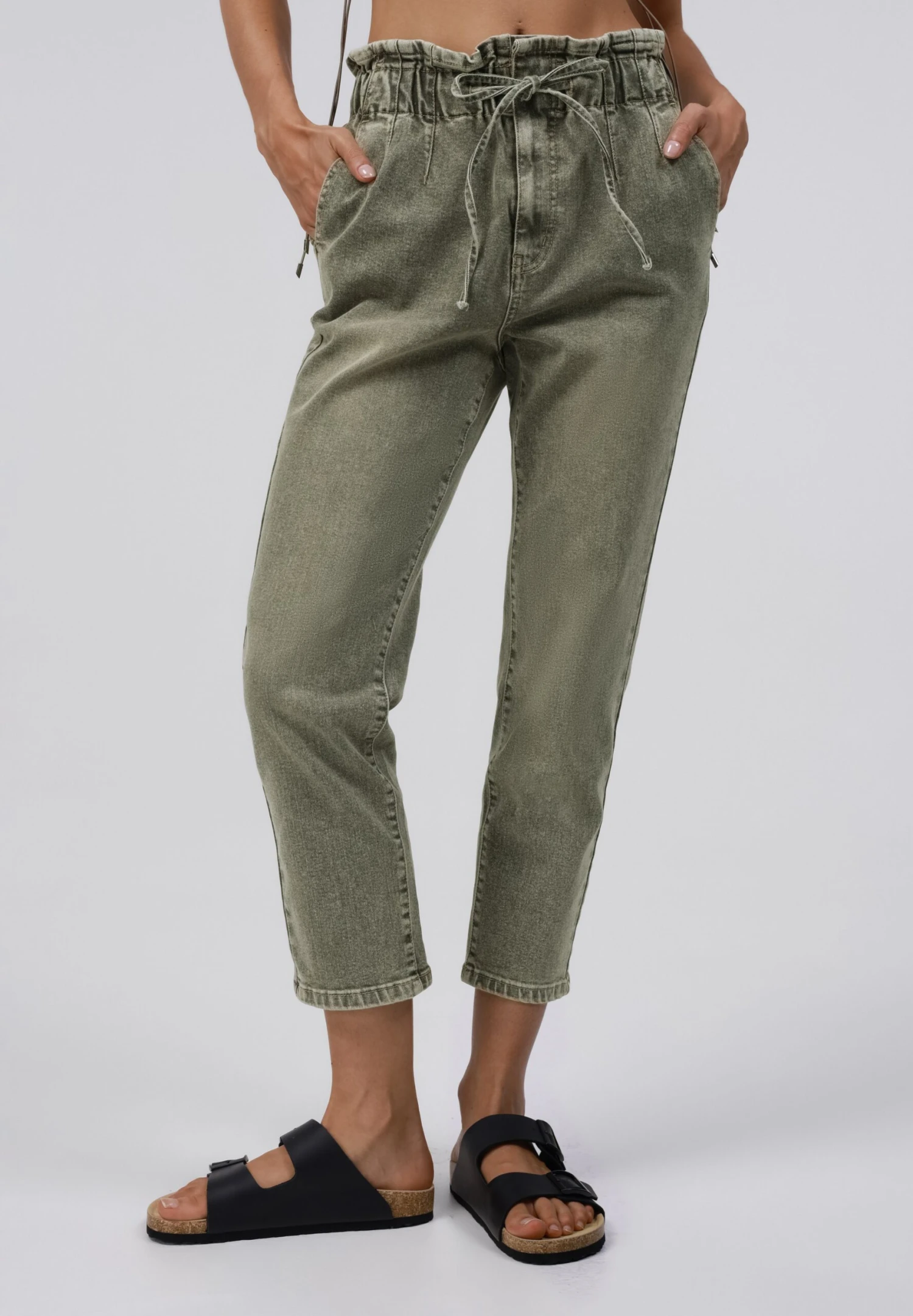 Mom Jeans - Mid Khaki Wash 3 Mom Jeans - Mid Khaki Wash