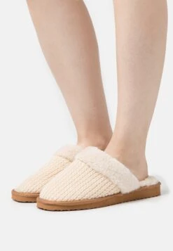 Even&Odd Slippers - Off-White