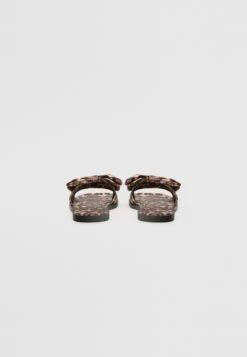 Even&Odd Slippers - Leo -FOREVER 21 67638fd9d5004dc1ac34f874b50c9b23