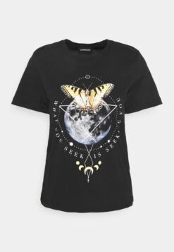 Even&Odd Hattie Moon And Butterly Tee - Print T-Shirt - Black -FOREVER 21 69dfe643e918485086505638a8c449df