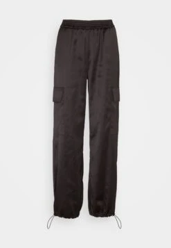Even&Odd Cargo Trousers - Black 12 Even&Odd Cargo Trousers - Black -FOREVER 21 6b3cd985632648eea17bce4434adcac4