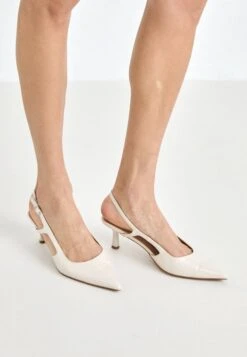 Classic Heels - Fuchsia -FOREVER 21 6b973648972946aa8c65c6a2185ff4c4