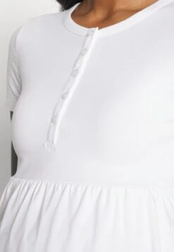 Basic T-Shirt - White -FOREVER 21 744d238be01a44e88b57ddb72e1596c4