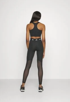 Medium Support Sports Bra - Black 10 Medium Support Sports Bra - Black -FOREVER 21 7bcc73c5fb254bdfb5e0917a083394c7