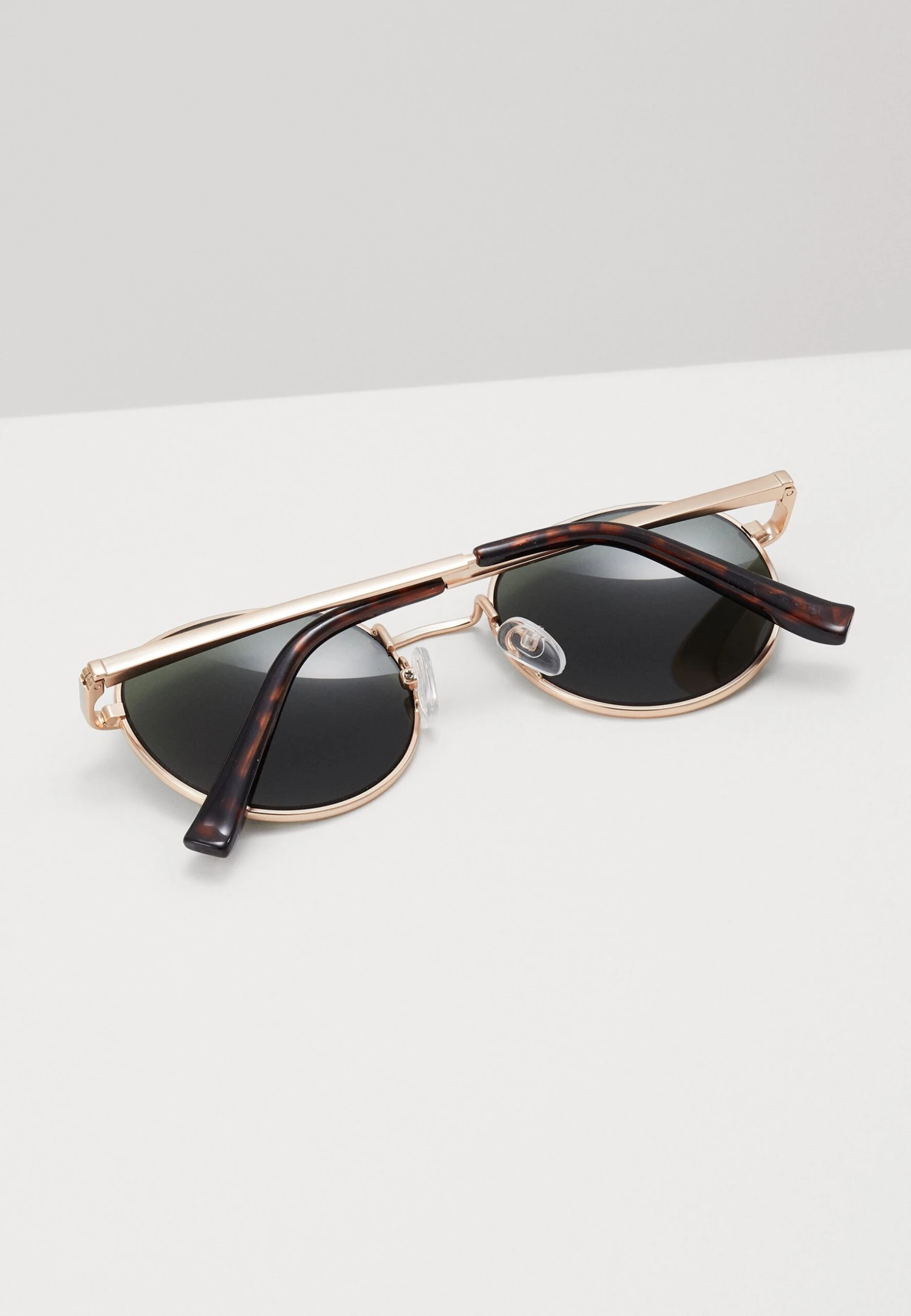 Even&Odd Sunglasses - Green 6 Even&Odd Sunglasses - Green - Image 4