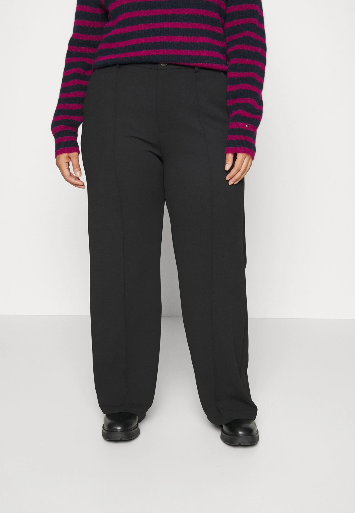 Trousers - Black 3 Trousers - Black