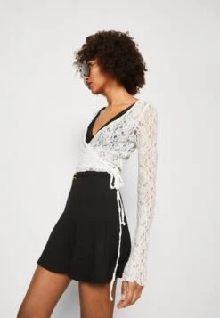 Even&Odd Long Sleeved Top - White -FOREVER 21 8f36e9e0b6f642cd80dc52ac78c57f2f