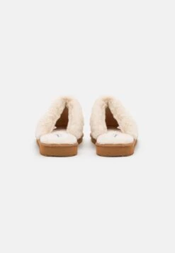 Even&Odd Slippers - Off-White -FOREVER 21 8f60ffd268b240f6897357b716574738
