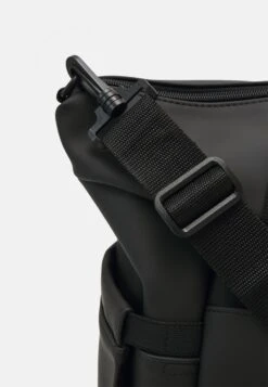 Even&Odd SET - Wash Bag - Black -FOREVER 21 911c97899eea4d9abc4c3271be3bb1c3