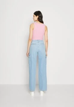 Even&Odd Straight Leg Jeans - Straight Leg Jeans -FOREVER 21 915c510cb2624ce1804bdb97ae4b2c08