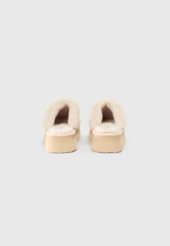 Even&Odd Mules - Off White -FOREVER 21 9168bdb7c23b4fa08201f54607fbb6b5