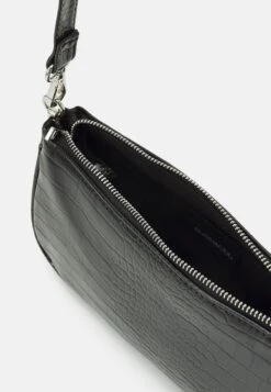 Even&Odd Handbag - Black -FOREVER 21 950ce6ec9d7947529366497c736e10bb