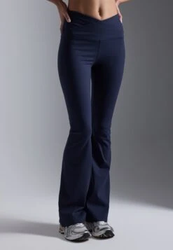 FLARED MID RISE LEGGINGS WITH OVERLAP V-WAISTBAND - Leggings - Dark Blue