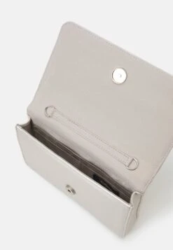 Even&Odd Disney Mickey Mouse - Clutch - Silver-Coloured 10 Even&Odd Disney Mickey Mouse - Clutch - Silver-Coloured -FOREVER 21 9b7641c100f9498297a94bf7deca8db3