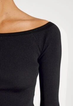 Offshoulder Basic- Jumper - Black -FOREVER 21 9bf578e4a9094f08975b373dd42bb59d