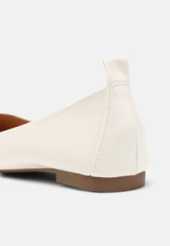 Even&Odd Ballet Pumps - White -FOREVER 21 9c3b2a7f29644ed9882848b227217bf1