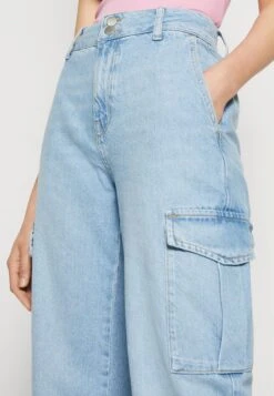 Even&Odd Straight Leg Jeans - Straight Leg Jeans -FOREVER 21 9ee7a7a448754156bc7ca8474cf4b16c