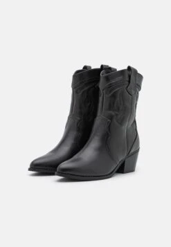 Even&Odd Cowboy/Biker Ankle Boot - Black -FOREVER 21 a0385480dc4a40b48720ee5e5f0545a7