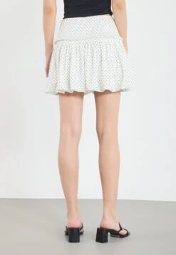 Even&Odd Puffball Skirt - White -FOREVER 21 a0f5f367bdef481d8fd71d83c59e76f8