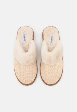 Even&Odd Slippers - Off-White -FOREVER 21 a1f43799c3bd48dabf4866ca6cd63871
