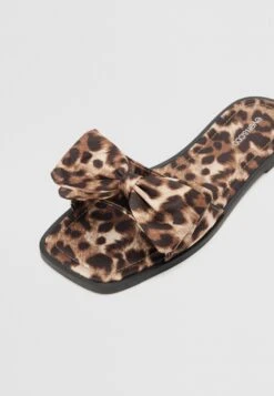 Even&Odd Slippers - Leo -FOREVER 21 a337e538f90b47cc86bdd7825489fafc