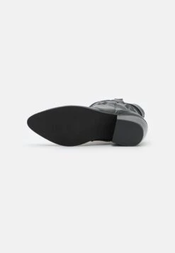 Even&Odd Cowboy/Biker Ankle Boot - Black -FOREVER 21 a34464b27b5d4da0bb817335c7909c28