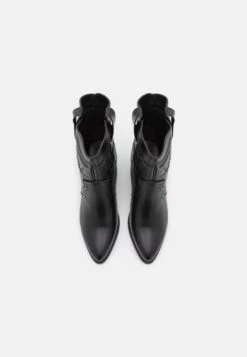 Even&Odd Cowboy/Biker Ankle Boot - Black -FOREVER 21 a5eb6d047e6f439eaf8f22e82a021429