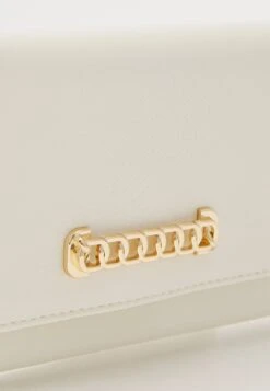 Even&Odd Clutch - Off-white 17 Even&Odd Clutch - Off-white -FOREVER 21 acbabd007049481a8e2d27f488b4578f