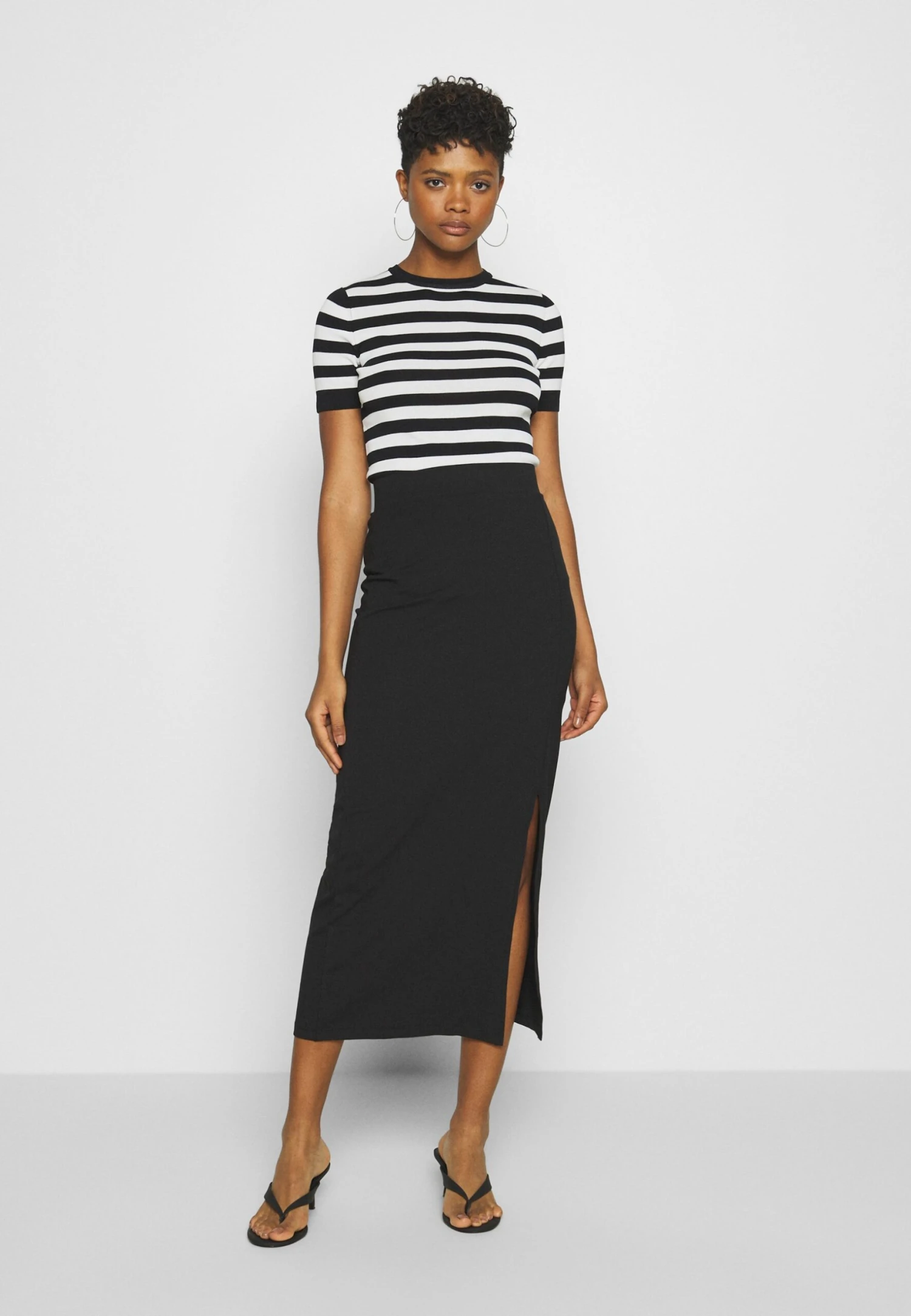 Even&Odd Maxi Skirt - Black 4 Even&Odd Maxi Skirt - Black - Image 2