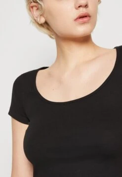 Even&Odd 2 Pack - Basic T-Shirt - Black/Grey -FOREVER 21 b817d4916119444a89f98c9d41ea25c8