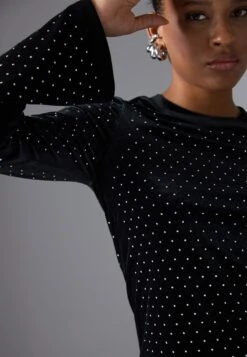 Even&Odd VELVET LONG SLEEVED TOP WITH STUDS - Long Sleeved Top - Black -FOREVER 21 b89bbfe7ca66426e84c212801c0e99ae